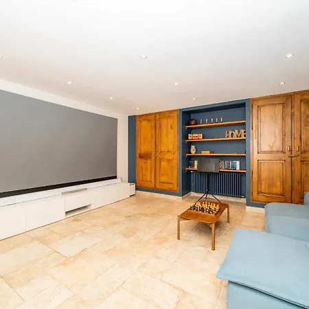 4-bedroom With Swimming Pool Garden And Sea Views Villa *