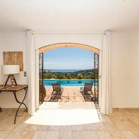 4-bedroom With Swimming Pool Garden And Sea Views Villa *