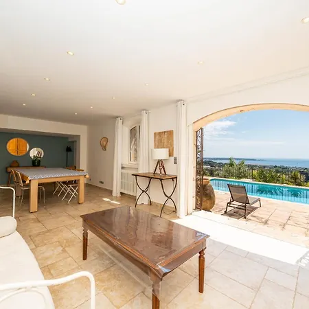 4-bedroom With Swimming Pool Garden And Sea Views Villa *