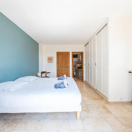 4-bedroom With Swimming Pool Garden And Sea Views Villa