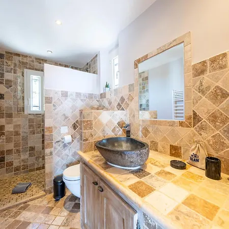 4-bedroom With Swimming Pool Garden And Sea Views Вилла Антиб