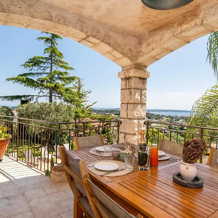 4-bedroom With Swimming Pool Garden And Sea Views Villa Antibes