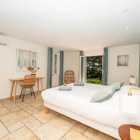 Villa 4-bedroom With Swimming Pool Garden And Sea Views