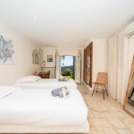 4-bedroom With Swimming Pool Garden And Sea Views